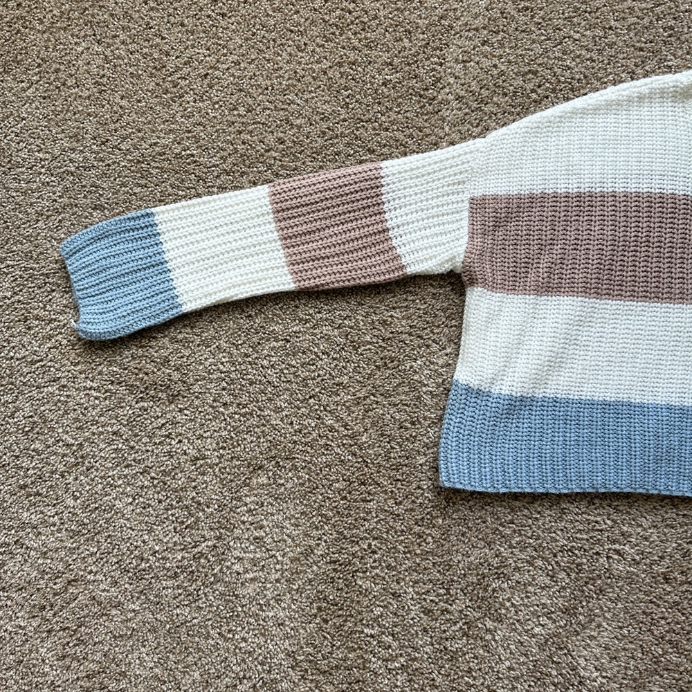 Small sweater💛 - Picture 3 of 5